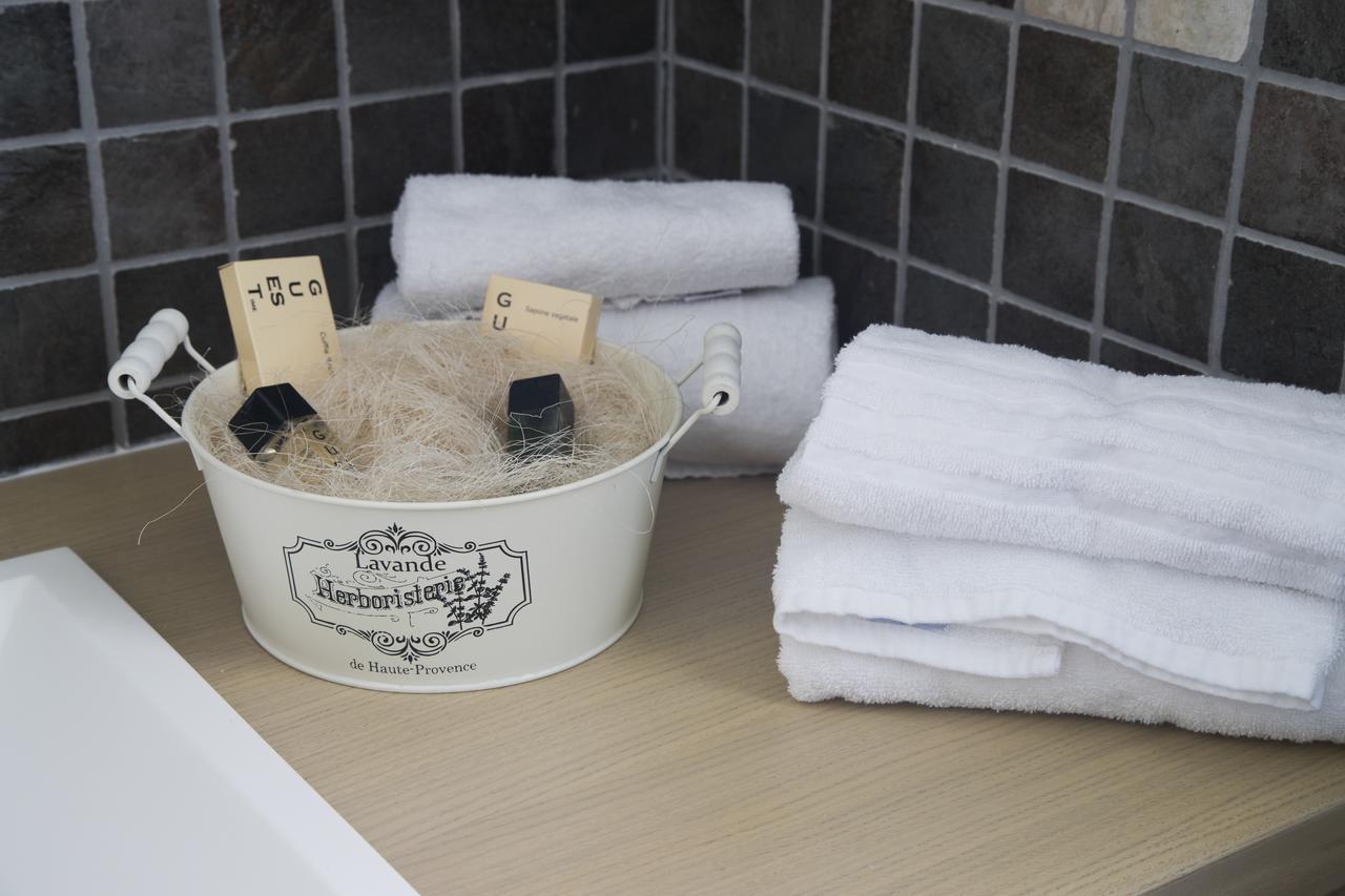 Les Suites Magnolia Olbia Bagian luar foto