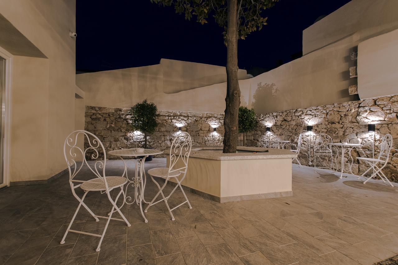 Les Suites Magnolia Olbia Bagian luar foto
