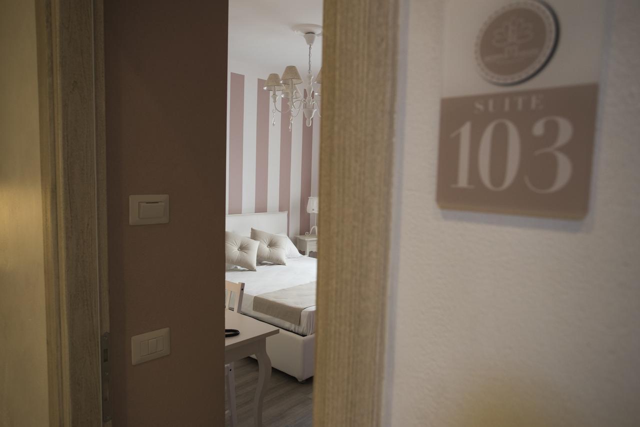 Les Suites Magnolia Olbia Bagian luar foto